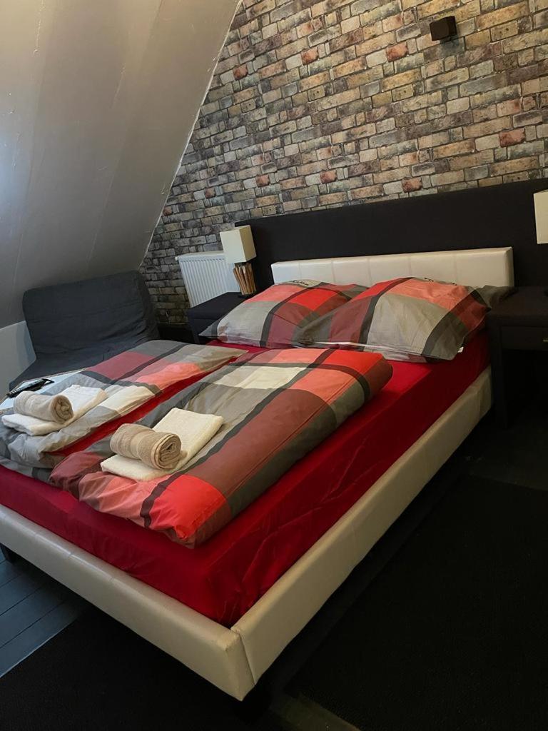 Adam's - Self Check-in & Only Private Dusseldorf